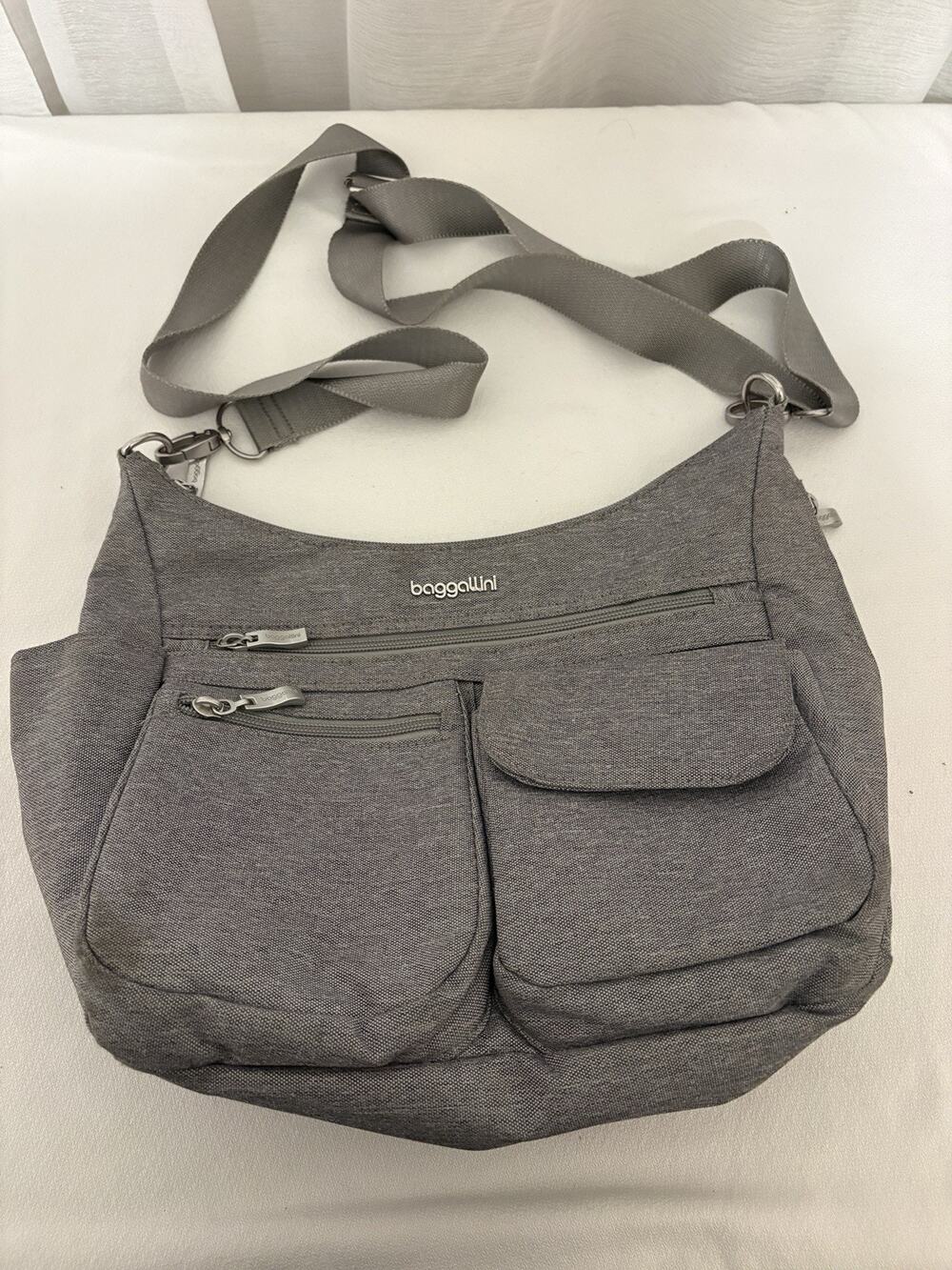 Baggallini Crossbody Bag Womens Gray Nylon Travel Organizer Zip Pockets Travel